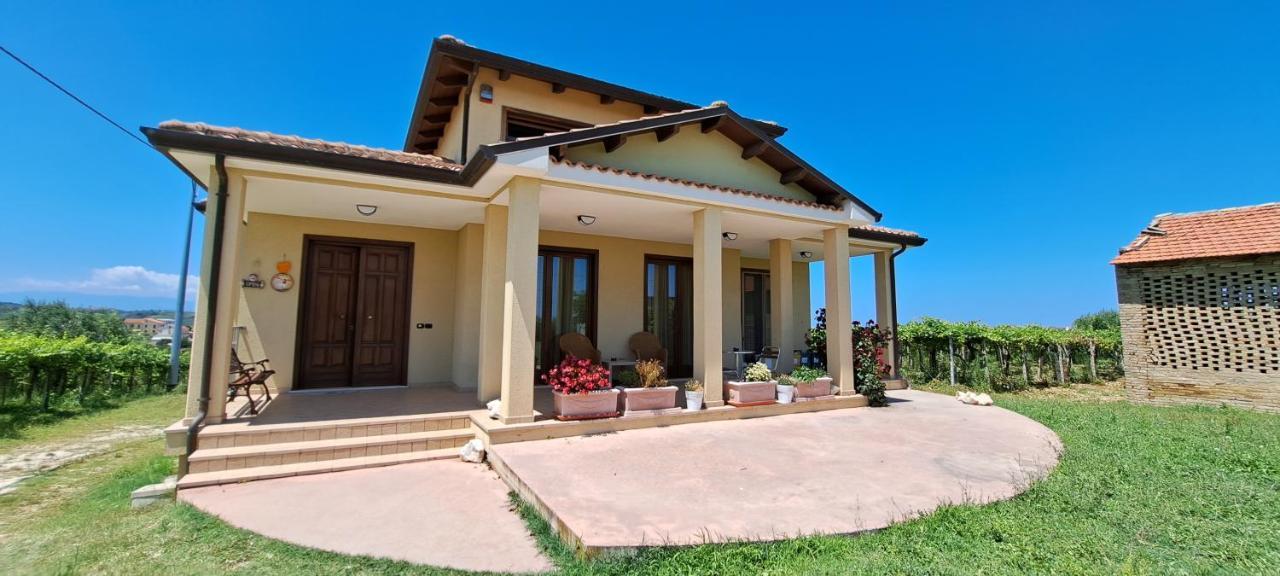 B & B Le Tre Rose Tollo Buitenkant foto