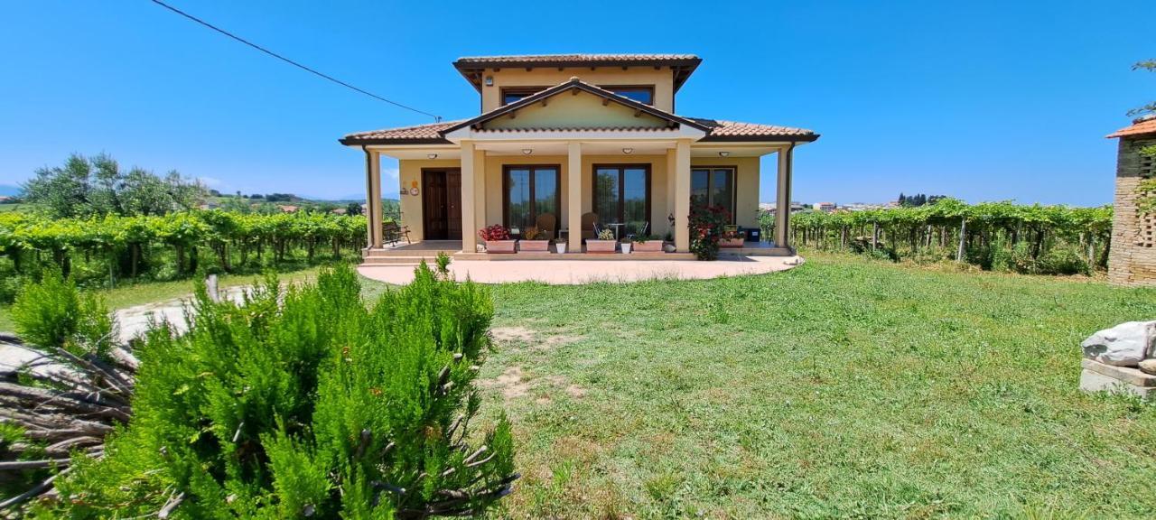 B & B Le Tre Rose Tollo Buitenkant foto