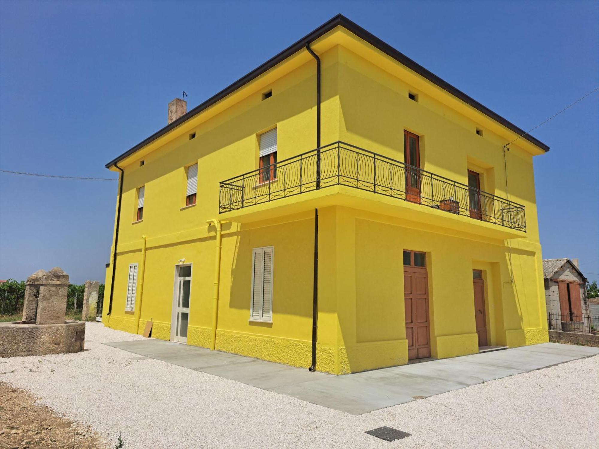 B & B Le Tre Rose Tollo Buitenkant foto