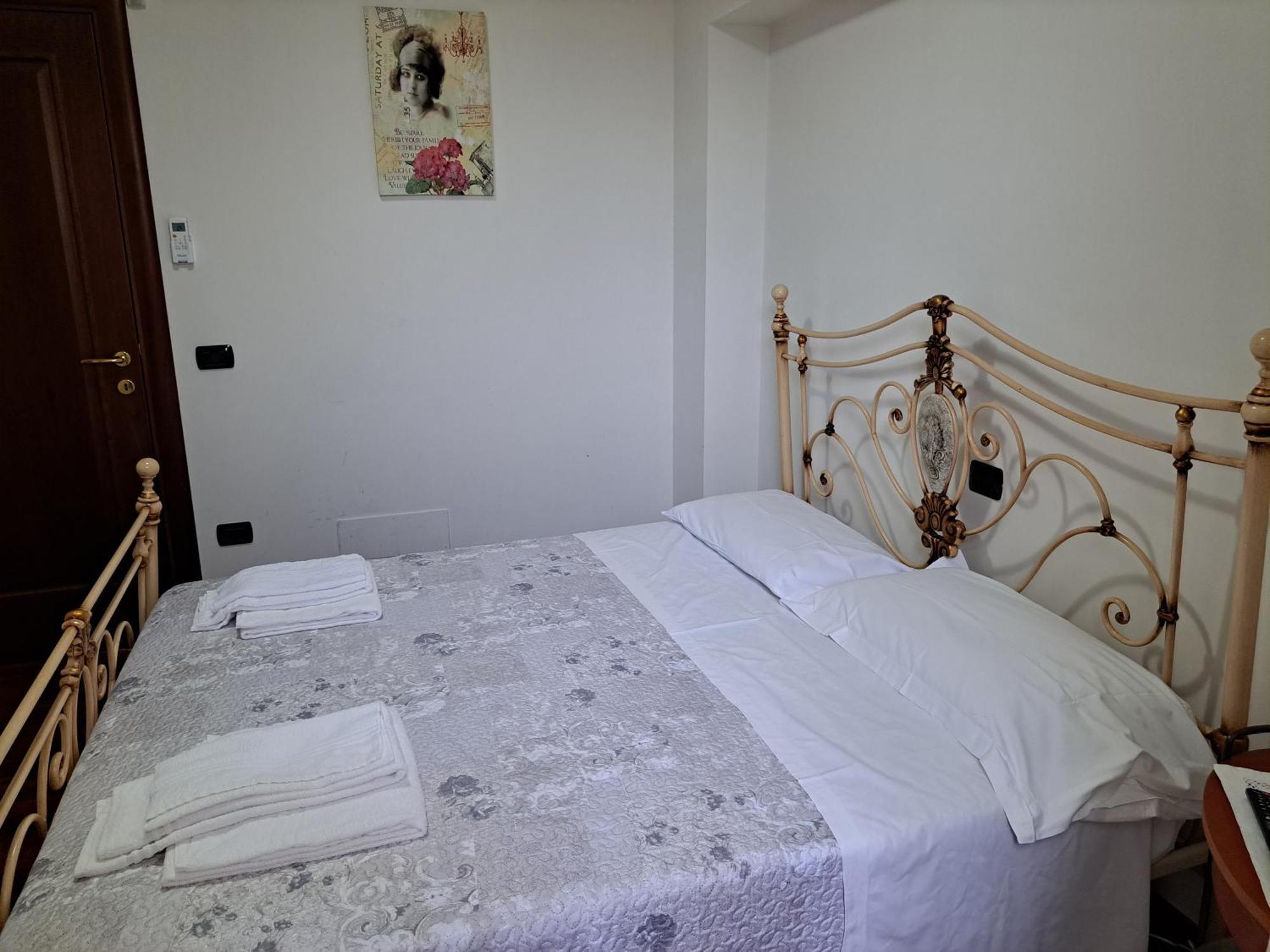 B & B Le Tre Rose Tollo Buitenkant foto